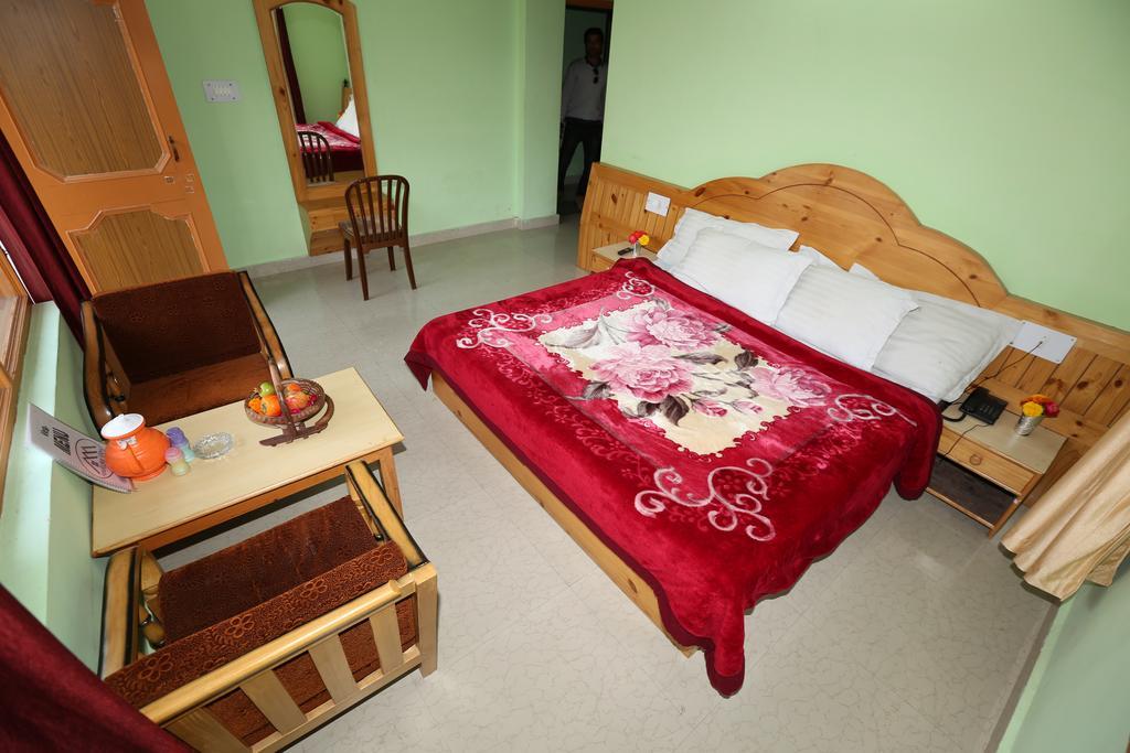 Hotel Ridge View Manāli Quarto foto